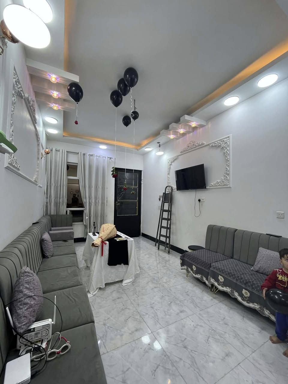 🏡 بيت للبيع – حي البكر

📐 المساحة: 104 م²
📏 الواجهة: 5.5 م
📄 السند: طابو زهور (شرط التحويل)
🏠 طابقين:
🚗 كراج + 🛋️ هول واستقبال + 🍽️ مطبخ + 🛏️ 4 غرف نوم + 🚿 صحيات + 🏡 بيتونة

💰 بسعر مناسب جداً لكطه

📞 ***********
📞 ***********

📍 عقارات أرض الملوك – حي البكر، سايدين الكنيسة.
