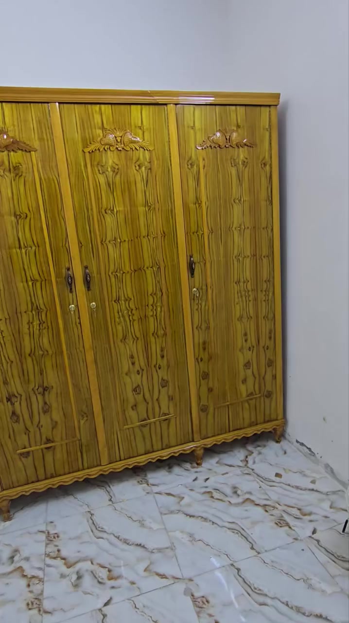 كنتور شغل ثقيل تزكام حسب الطلب
الخارج صاج معاكس 5 ملم ثقيل تارس
داخل 4 ملم صاج 
سويجات يدات صبغ حشو الداخل 
كله ثقيل 
4 ابواب


**إذا كنت صاحب هذا الإعلان وتريد حذفه لأي سبب، رجاءا أرسل رسالة إلى الدعم الفني**