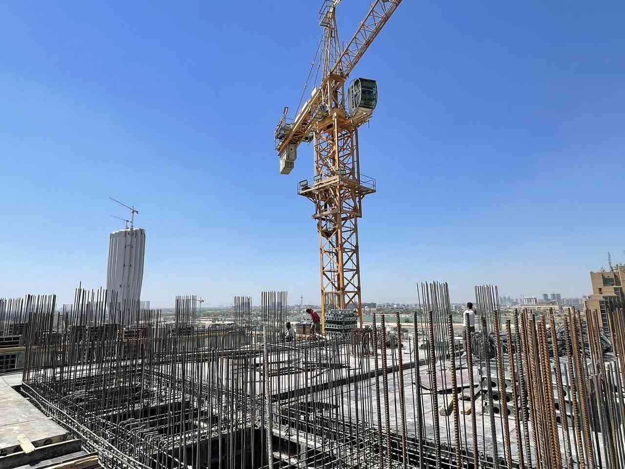 #الكادر_الهندسي_للنجارة_والحدادة
كادر نجارة وحدادة ضخم للعمل على كافة المشاريع السكنية والتجارية ومشاريع الكهرباء والماء  والمشاريع الضخمة والمعقدة بخبرة ممتدة ١٥ عام وبإشراف هندسي 
حيث يتواجد مهندس مختص اثناء التنفيذ مع كوادرنا 
نقوم بقرائة المخططات واختيار التقطيع المناسب للحديد لتلافي الهدر وكذلك نضع خطة لتنفيذ كافة التفاصيل المطلوبة ضمن الوقت قبل الشروع بالعمل 
#انجاز_حسب_التوقيت
#كوادر_مختصة
#مشاريع_ضخمة
#نجارة_حدادة
#منازل_عمارات_مباني_حكومية_تجارية
#مجمعات_سكنية

#العمل_في_كافة_المحافظات

*********** 
‎مهندس احمد
