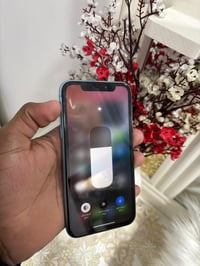 آيفون XR • ذاكرة ٦٤ • بطارية ١٠٠