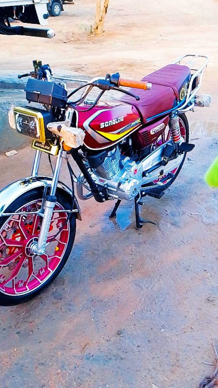 سلام عليكم  شباب
دراجه سيفان موديل 2025 البيع
زيرو ما طالعه مانت الله  
دراجه خير من لله  
صارله طالعه شهر من المعرض 
وراق دراجه ما متواجد عل نت 
ستفسار ***********
