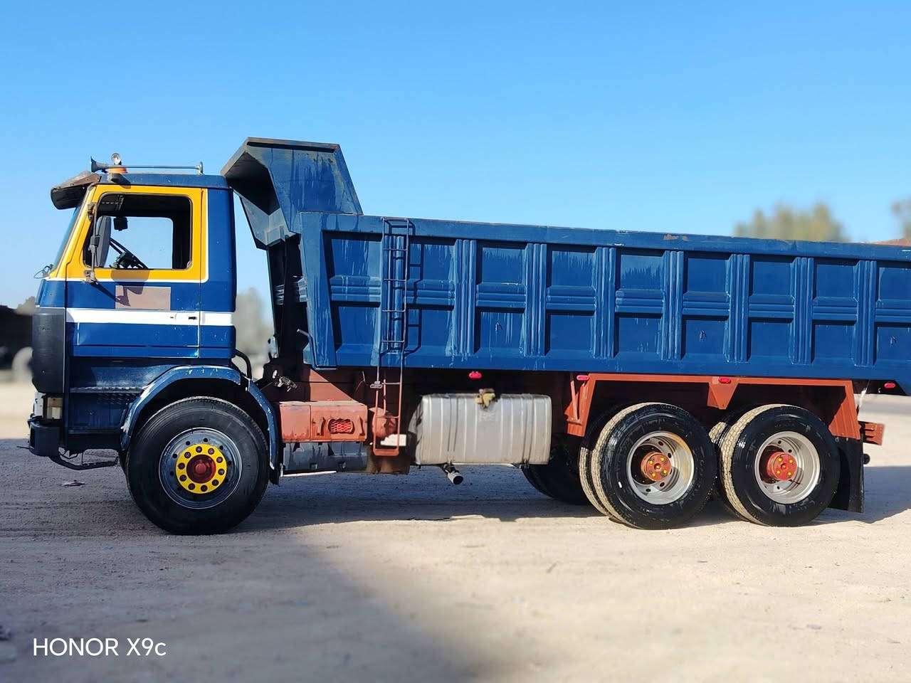 سلام عليكم سكانيه البيع كير خمسه بخمسه  مجموعه بايجر تخم تاير رقم انكليزي سنوي 30  بسمي  جهزه لعمل مكان بابل مشروع المسيب ***********.  ***********
