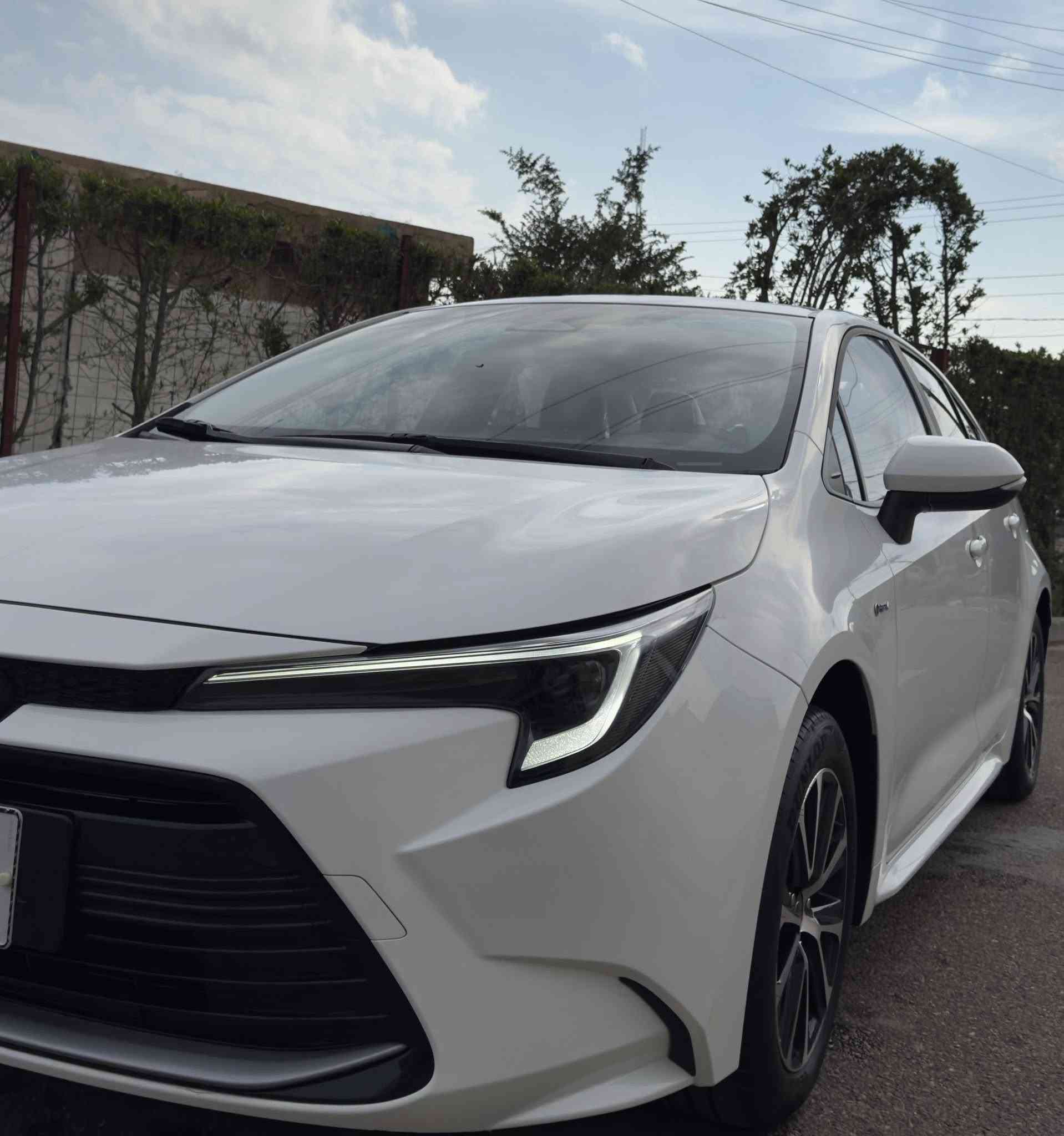 السلام عليكم 📍

كورلا 2025 الشكل الامريكي  مكفوله كفاله عامة 

السعر 23،000مليون وبيه مجال 

شاشه كبيره ابل كار بلي          رقم سياره مميز!!!!!!

شاشة عدادات ديجتل 

اتو هولد 

سايد بريك دگمه 

٣ وضعيات قياده 

بصمة تشغيل وبصمة ابواب

فتحه سلايد 

رادار امامي وتوقف ذاتي قبل الاصطدام 

قياده ذاتيه وتنبيه الخروج عن المسار 

وباقي المواصفات معروفه

الرقم الهاتف ***********

مكاني بغداد
