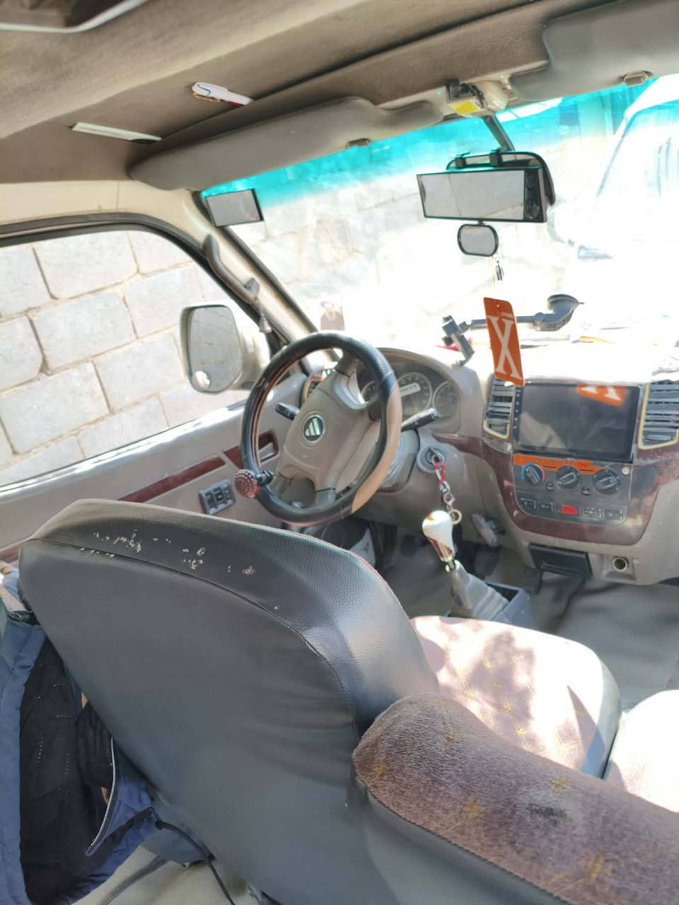 السلام عليكم؛ فتون 14 للبيع كشر نضيف  محرك و كير انضاف دوشمه جديدة صدر نضيف، عقل و ضفيرة ونوزلات و بلكات كلها جدد رايدها، 68بيها مجال. عليها غرامة 300الف فقط. هيئة مصفرة باج و بحث بإسمي» رقم كربلاء راعيها يمي بكربلا.
***********
***********
