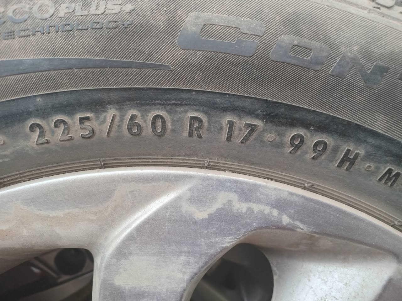 سلام عليكم للبيع تخم ويل كب مع تايرات  قياس ١٧ مال تفصيخ ***********
