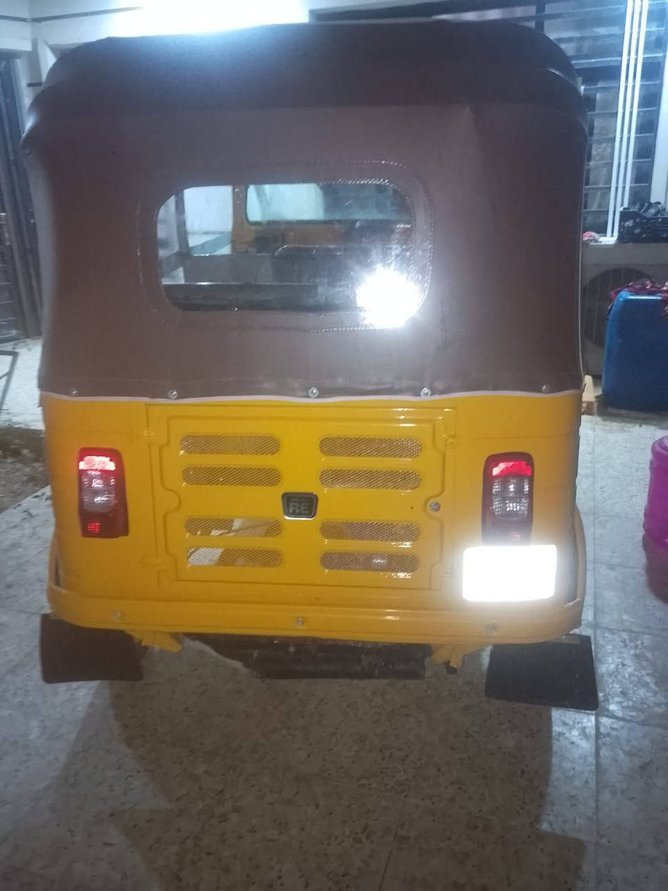 سلام عليكم تكتك 20 للبيع معمر دوسات وضربتها لغد مصبوغة عام جمالية تكتك كاملة بيها كابريتر فقط الشراي يتصل ***********
