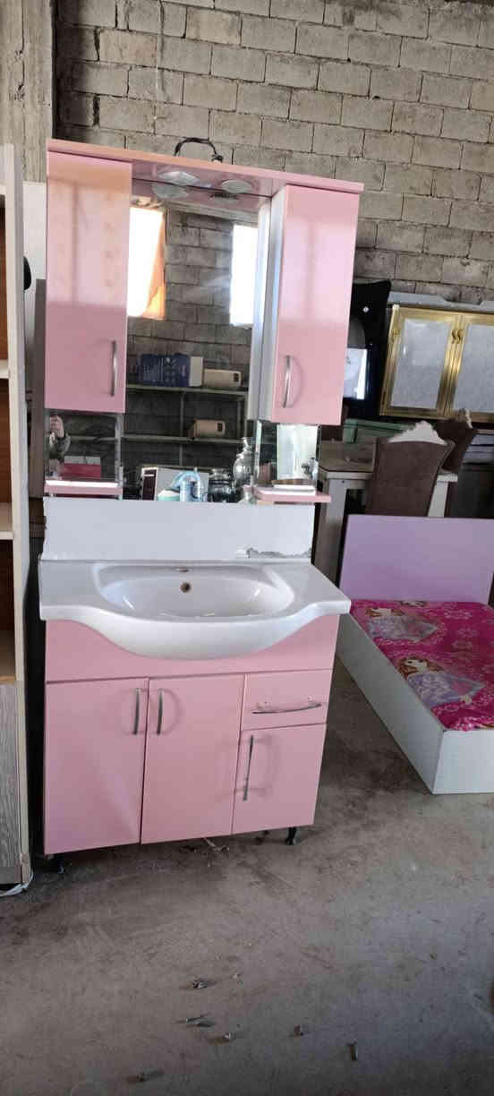 سلاوی خوداتان لێبێت مەخسەل بۆ فرۆشتن هەر بەرێزێک خوازیارە پەیوەندی بکات یا خود نامە بنێریت
***********
***********
تێ بینی ناو نیشانم سۆران بەرزێوە
