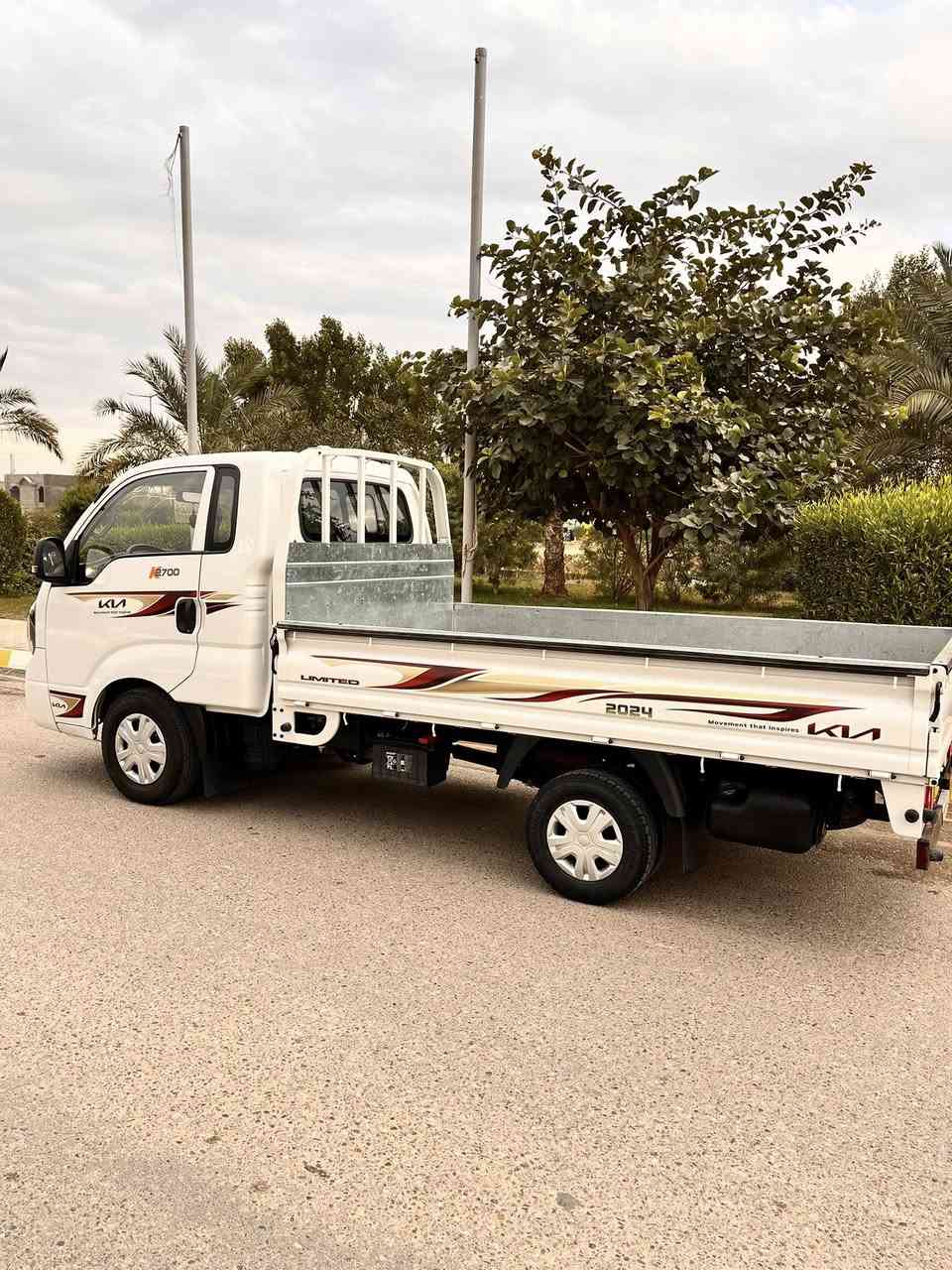 السعر. 164
اعتذر عن الوعدة  والمراوس أبيع فقط.          

للبيع كـــيا بنگو موديل 2024 ماشيه40 

رقم بغداد دولي سنويه لل30

مشروع وطني تحويل مباشر

 السونار مرفق بالمنشور !!!!

السيارة مكفولة كفالة عامه 

من الصبغ والبارد والخدوش بالشرط

السيارة بعدها على وضع الشركة 

سبيرها مو نازل ! مدوشمه ارضيه وكشانه 

مواصفاتها معروفة مايحتاج اذكرها

السعر 164 العنوان تكريت هـ***********
