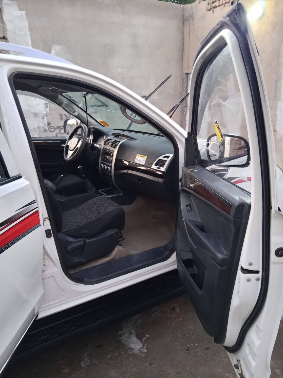 سلام عليكم بيكم فتون 2017رقم بغداد نكليزي باقي بس ستلام سنويه ل29 تخم تاير حداديه تبريد تدفئة كير محرك ماشيه  95الف حقيقي سياره جاهزة خير من الله مكان واسط الكوت سعر 88وبيهةمجال *********** //***********
