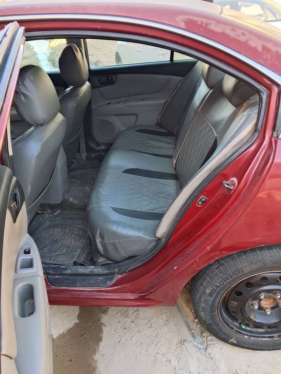 السلام عليكم البيع كيا اوبتيما موديل 2009 رقم بغداد دولي باسمي وارد امريكي بيها  صبغ حزام وضرر جاملغ الامامي وشيه من تكمه محرك  2007 محرك كير صدر مكفولات تخم تاير ودوشمه سياره جاهزه من كلشي ***********
