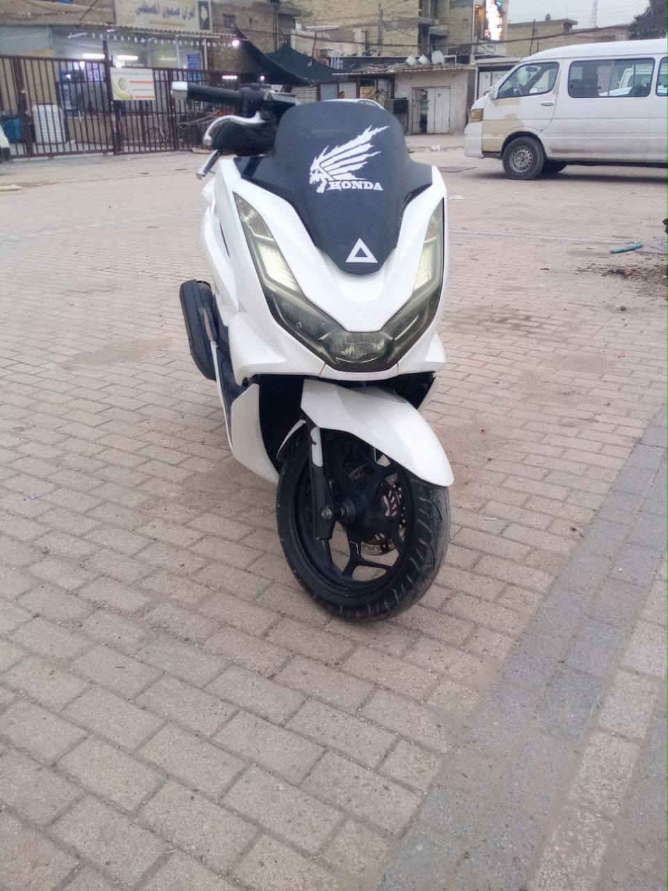 بيع مستعجل لحد يكسر بحلال الناس اذا مو شراي لاتوعد جذب بيسي إكس للبيع جيل رابع كوري مكينة 150دراجة بلادية من طول الطول فول حساسات تدفأة يدات حساس ازدحام حساس استان شاير عالي ناصي كهربائية كلة شغال مابيها اي نقص ابد تجوة بلادية السعر 15وبيهة مجال للشراي مكاني بغداد مدينت الصدر قطاع 9 رقمي للتواصل ***********
