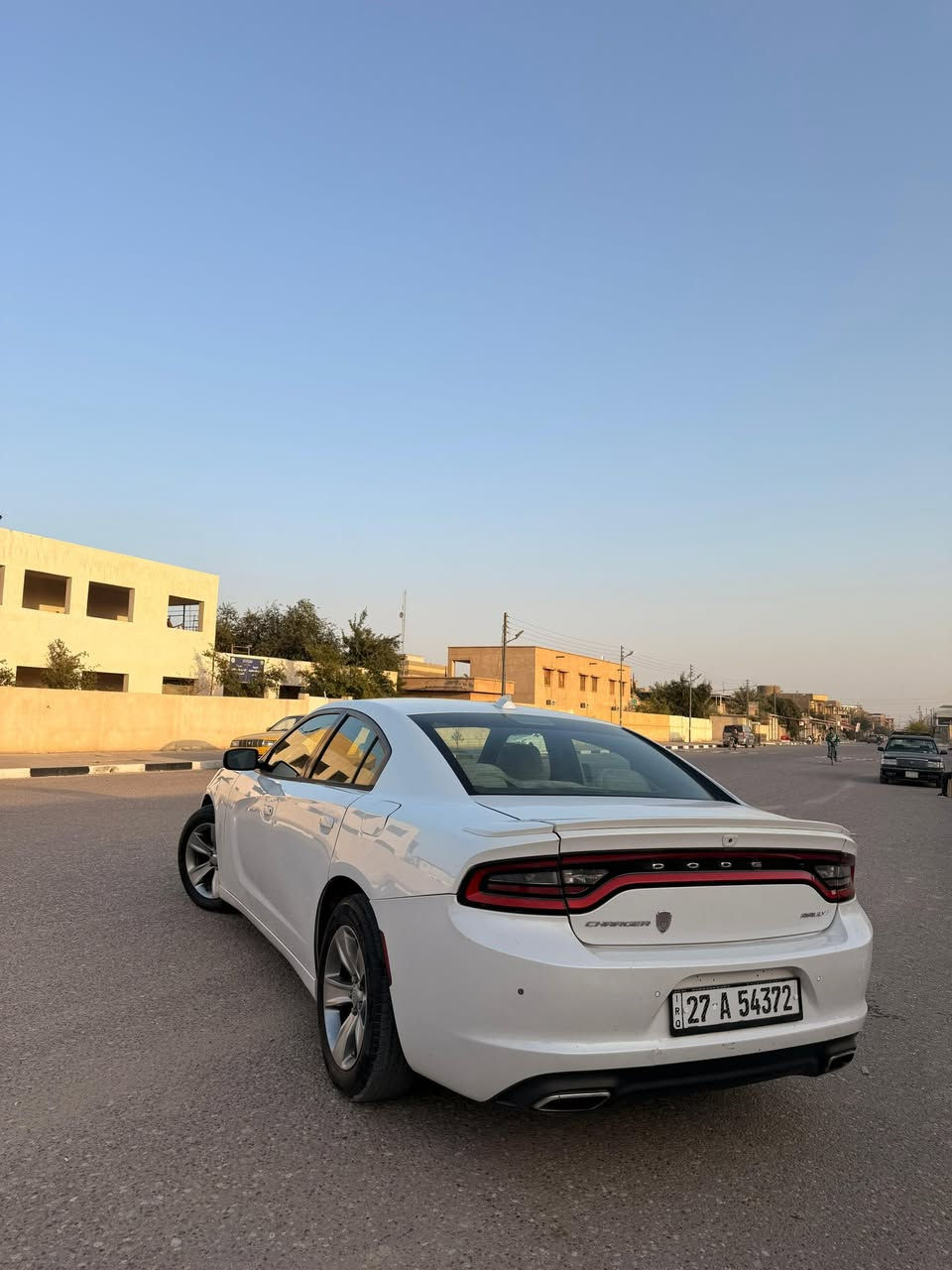 السلام عليكم جارجر مديل ٢٠١٥ كندي تقرير وبيهه ملاحضات بلعراق والسونار بلمشور رقم ذي قار سنويه وارقام جدد بسمي حداديه وتخم تاير بلكارتون تبريد ثلج بس مكينتهه بيهه ضعف وعندي مكينه مشتريهه الهه مال حاويه جديده اذا ع مكينه الب بيهه ضعف السعر 165 واذا الجديده وياها يختلف السعر العنوان البصره القرنه ***********
