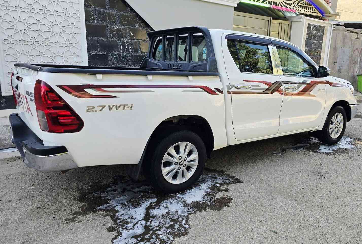 البيع بيكم تيوتا هايلوكس ناصي ساز
موديل2021 رقم اربيل الماني
السيارة مكفوله من الضربه والتبديل وبارد 
فول مواصفات شاشه كامره تحكم استيرن 
حساسات خلفيه مثبت سرعة 
بصمه تشغيل بصمه ابواب
 بنيد جكات باب الخلفي جكات 
محرك 2700 اسبير مانازل 
تبريد ثلاث قطع تبريد كشنات تبريد خلفي
السعر 258 وبيه مجال للشراي العنوان بغداد 
***********
