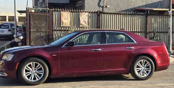 سلام عليكم 
كرايسلر اوباما c300
2016 
بدون ضرر بيهه فقط البابين اليمنه واليسره شويه بارد
فول موصفات 
بصمه تشغيل عن بعد 
بانوراما 
كشنات جلد
كشنات خلفي تدفئة امامي
كشنات خزن  كهرباء وبعد بيهه مواصفات 
محرك 3600  V6
السعر 235
العنوان حي القاهره
رقم الهاتف ***********
