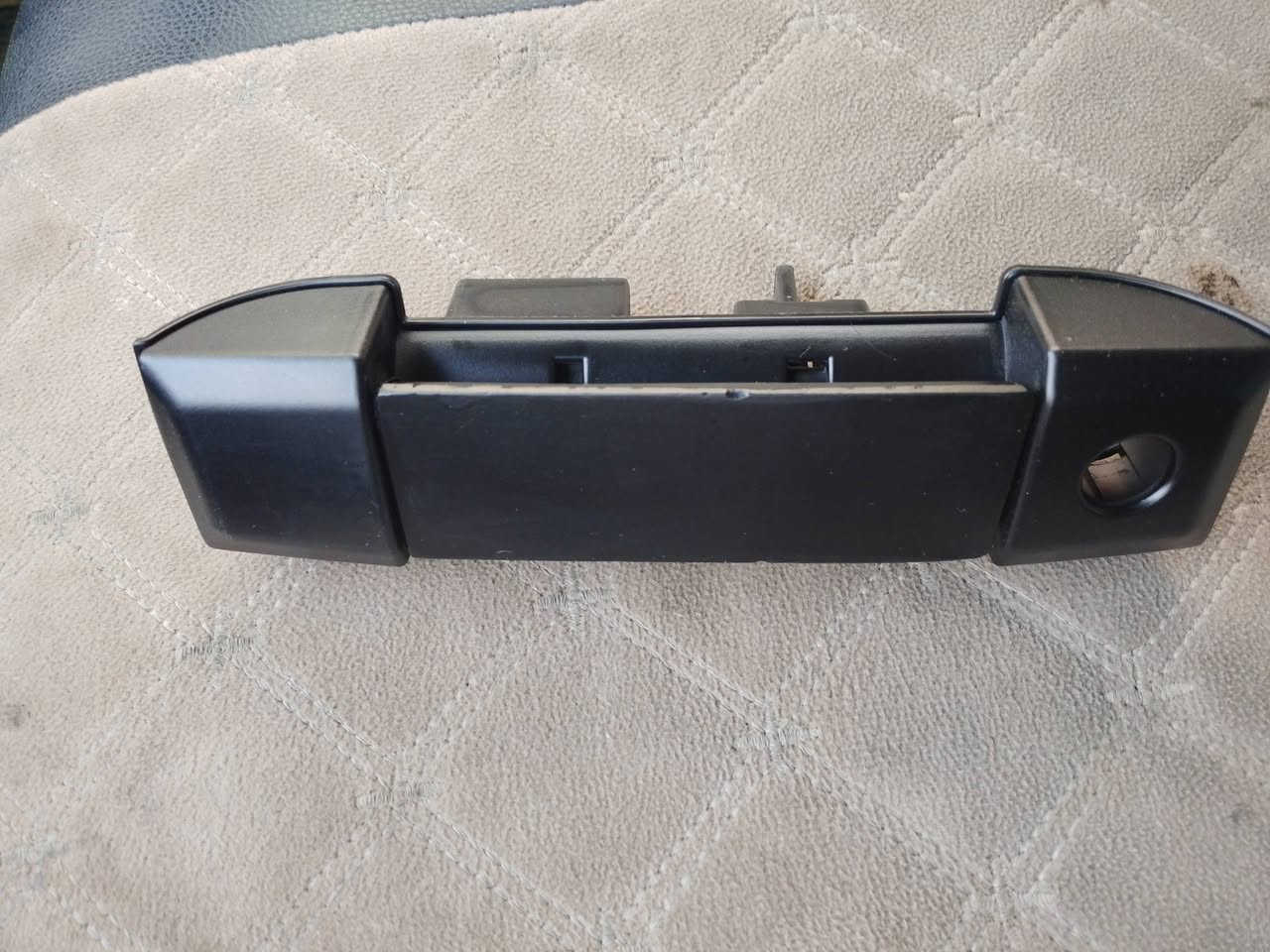 السلام عليكم اخواني توفرت يدت باب اسلايت منغولي وبريجو حديد حديد ضمانك مفتوح السعر  30الف رقم الهاتف *********** أبو رضه
