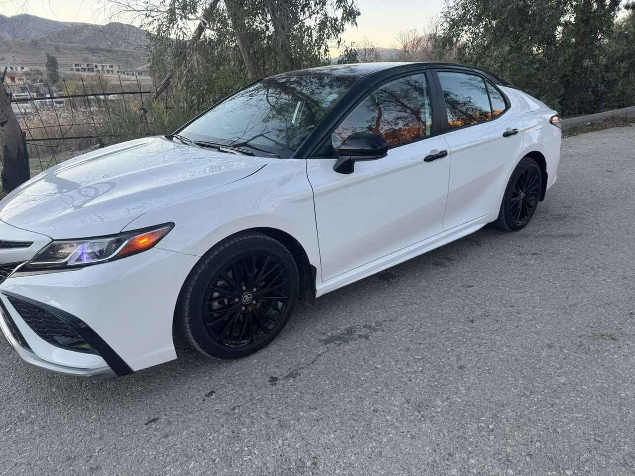 کامری 
مۆدێل ٢٠٢٠ 
***********
مواسەفات se 
٢ پارچە بۆیاغ 
ڕەقەم شانسیم داناوە 
٤٥ مایل ڕۆشتوە 
ماڵێکی بێ نەقسە 
ناونیشان /قەزای دوکان 
٢٢٥ گەڵاو مەعامەلە 
*********** دخان, السليمانية
