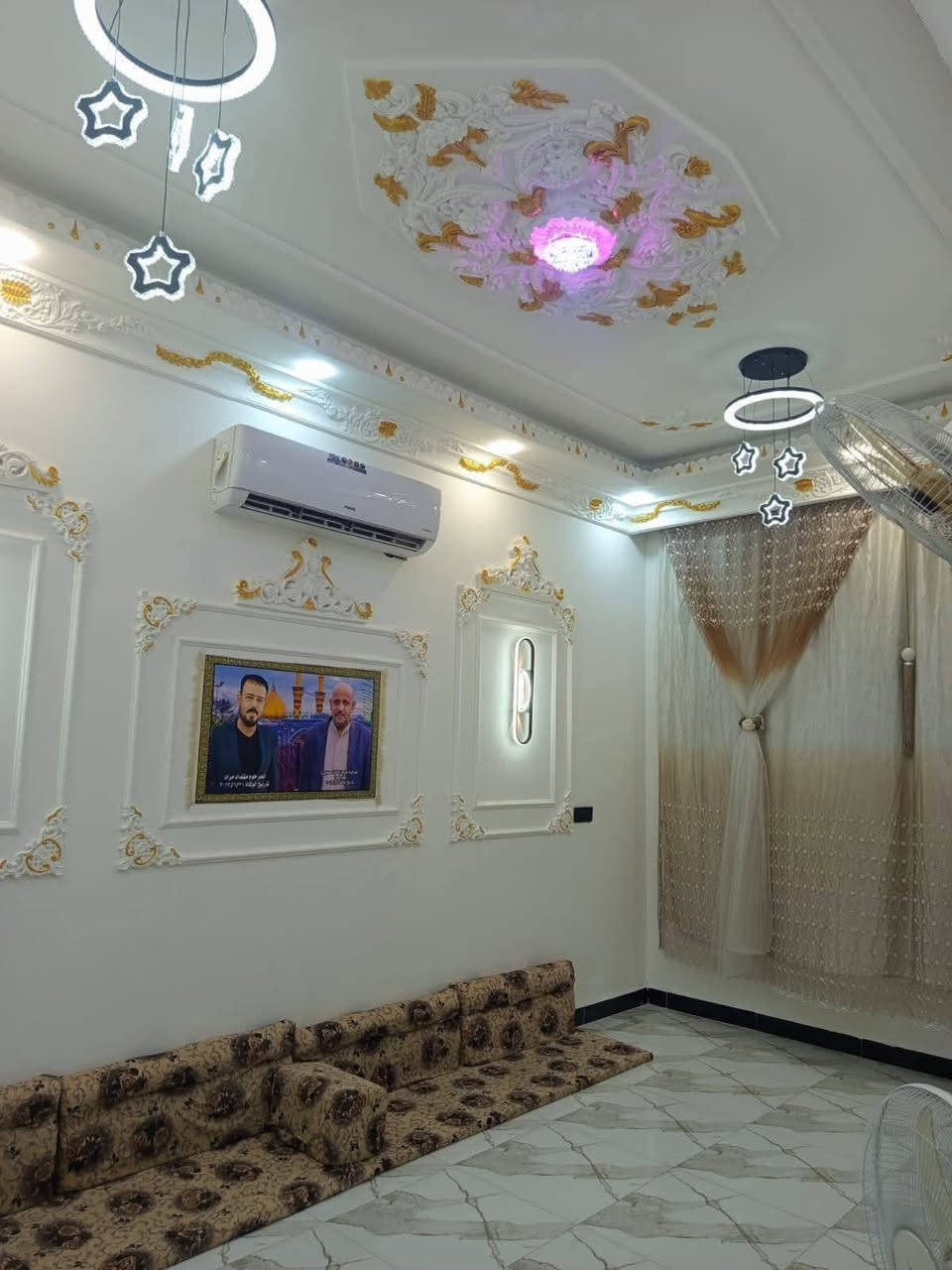 دار زراعي  للبيع  مشمول بل تطويب🏠100متر
طابقين 5×20  يحتوي على 3غرف ستقبال تخاريج داخليه وخارجيه صاله عدد 2+مطبخ 
بناء 🧱 جديد درجة أول خدمات كامله مدارس 🏫اهليه حكوميه 
مقابيل قريته الغدير عمود 253
خلف محطه بركات الغدير 
الأساس صب مركزي 🏗️السقف كذالك صب مركزي جسور على 30سم جسور مخفيه 
درجان دور مكسر 🪜
طابق الأول غرفه+صاله+استقبال+مطبخ 
صحيات داخل وخارج 
الطابق الثاني غرفتين 2+صاله 
باقي التفاصيل مثال ما واضحة بل صور 
الإستفسار ***********امير الكعبي+واتساب
