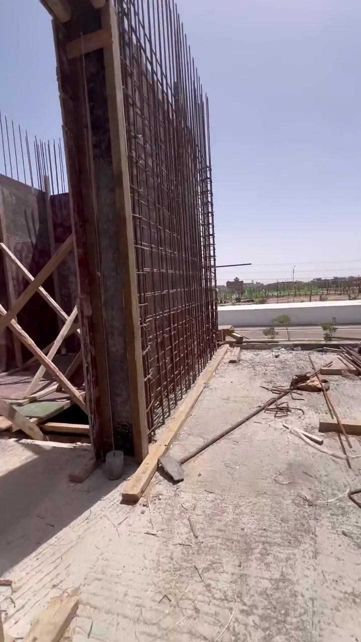 سلام عليكم 
اني حداد متفرغ عدي كادر 
اشتغل شركات بيوت صطوح رفتات جدران اعمده قواعد منهولات رباطات كلشي 
شغل درجه أوله اطلع داخل السماوه رميثه الوركاء ايضن خارج محافظات 
أسعار مناسبه الي عده شغل يخابرني متواجد 
الرقم ***********
من الله توفيق
