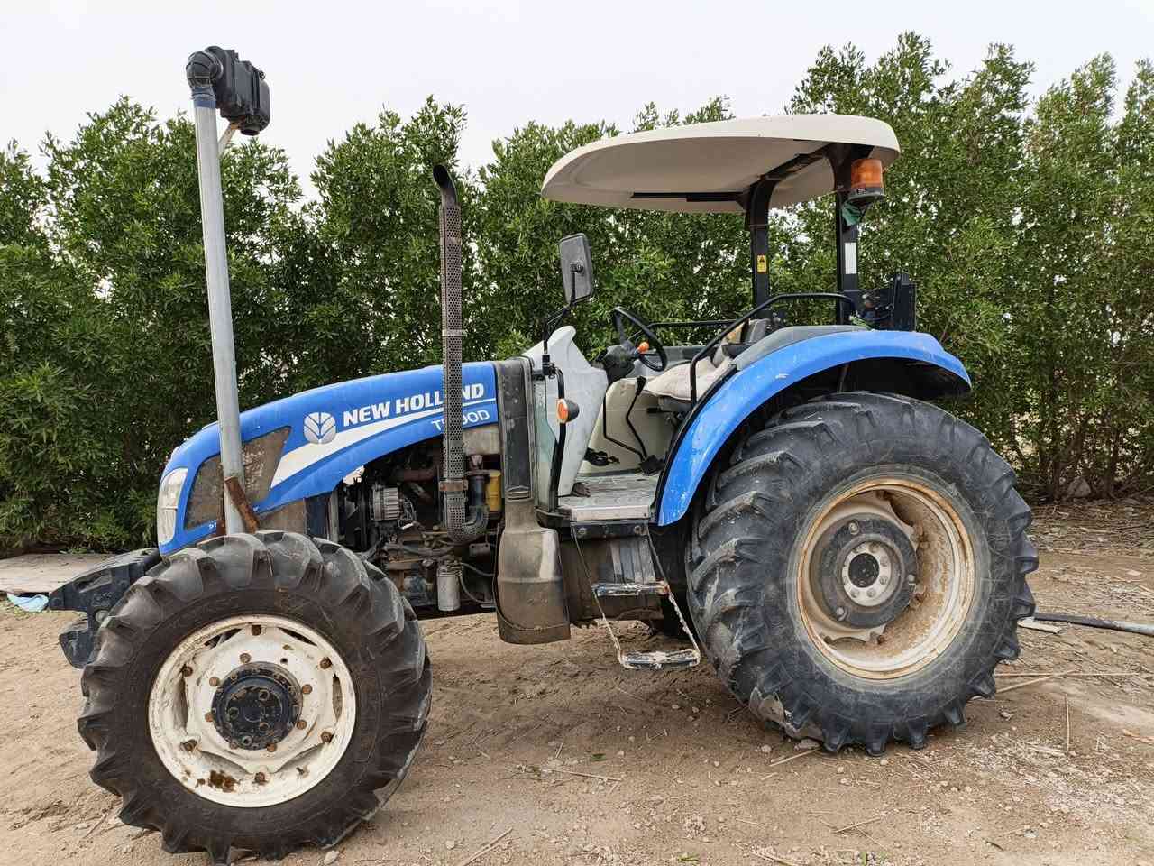 سلام عليكم مكينه انيوهلند للبيع 2016حجم 90تي دي سوبر ملقي اكسن بارز تايرات جدد كفاله عامه كير
مكينه جهاز سعر 23مليون وبيه مجال ***********
