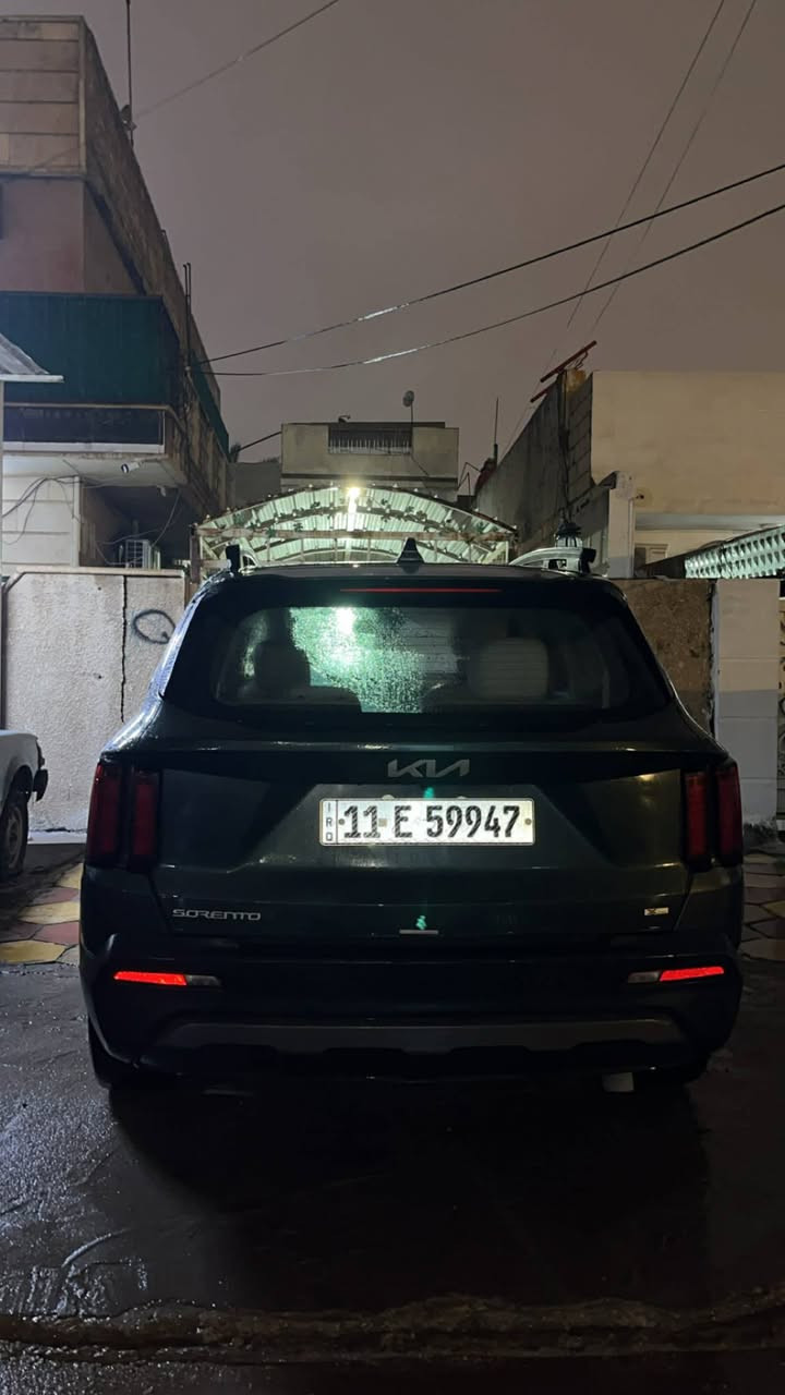 سورنتو ٢٣ امريكي حادثها مع الصور سعرها ٢٣٠ ماشية ٤٢٠٠٠ الف كيلو وبي مجال ***********

