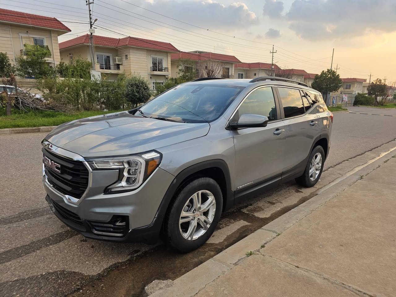 GMC TERRAIN 2024 SLE AWD
جيمسي تيران 2024 SLE AWD 
دبل اكسل 
29000 km 
كشن هيتر 
كشن كهربائي 
اوتوستوب 
محرك كير وكهربائيات بشرط 100%
رادار جانبي 
كامرة خلفية 
3 مود قيادة 
سقف وبنبد صبغ بدون دواخل بشرط 100%
ارباك ستيرن راجع بلادي بشرط
كاتي تترقم شمالي فقط
مكان السيارة اربيل 
***********  واتس اب

