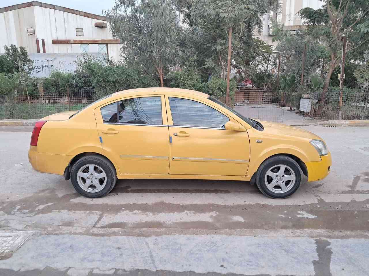 للبيع شيري اي فايف موديل ٢٠١٢ رقم نكليزي مصفره هيهة وغرامات مكينه وكير كامري ياباني كهربايات كل شغال تخم تاير صدر امامي وخلفي جديد نقص بس تبريد عاطل فقط سياره نضيفه وجاهزه سعر 30   مكاني بغداد ***********شرط التحويل مابيع قصد
