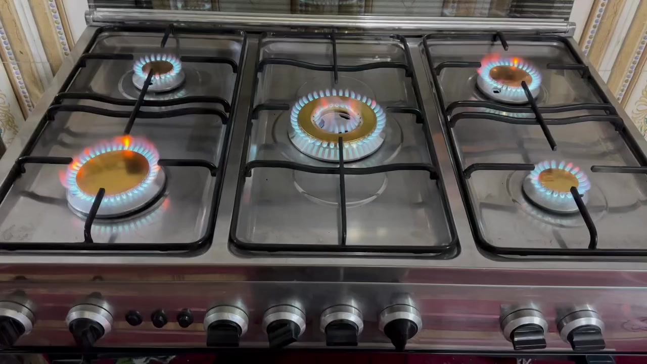 السلام عليكم
فريش جامبو نيو العين الزرقاء اخواالجديد غراض كاملة افران مزدوج نار زركه السعر 250 وبيه مجال بسيط ***********اتصال او واتساب
