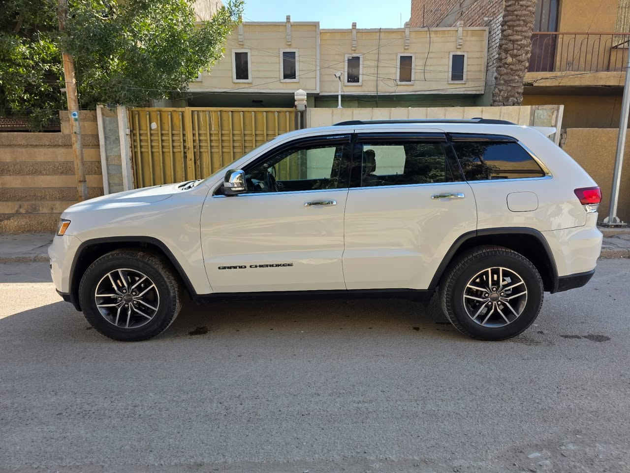 جيب 2020
واردامريكي

ضرر قطعةوحدة بنيد 

سعر 260
ستفسار 

‭0775 541 1488‬
