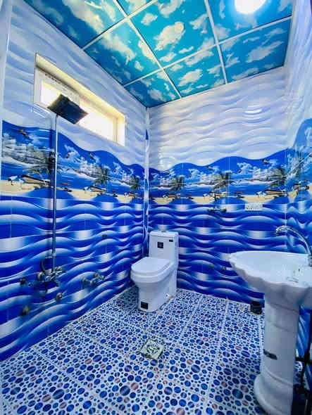 للبيع في سامراء  مدخل الخضراء من جهة الافراز بيت تجاري شارع 20 مساحة 250 م يحتوي على 5 غرف نوم +مطبخ + استقبال كبيره +هول+صحيات بالطابق الثاني والطابق الاول عدد3/ بناء حديث مادة البناء طابوق البناء عالي جدا عن الشارع  الارضية كاشي مرمر المطبخ سيراميك والصحيات سيراميك / گراج وحديقه السعر 200 مليون بي مجال للشراي للاستفسار الاتصال على الرقم *********** ابو بركات الدراجي عقارات الحاج فاضل زهدي
