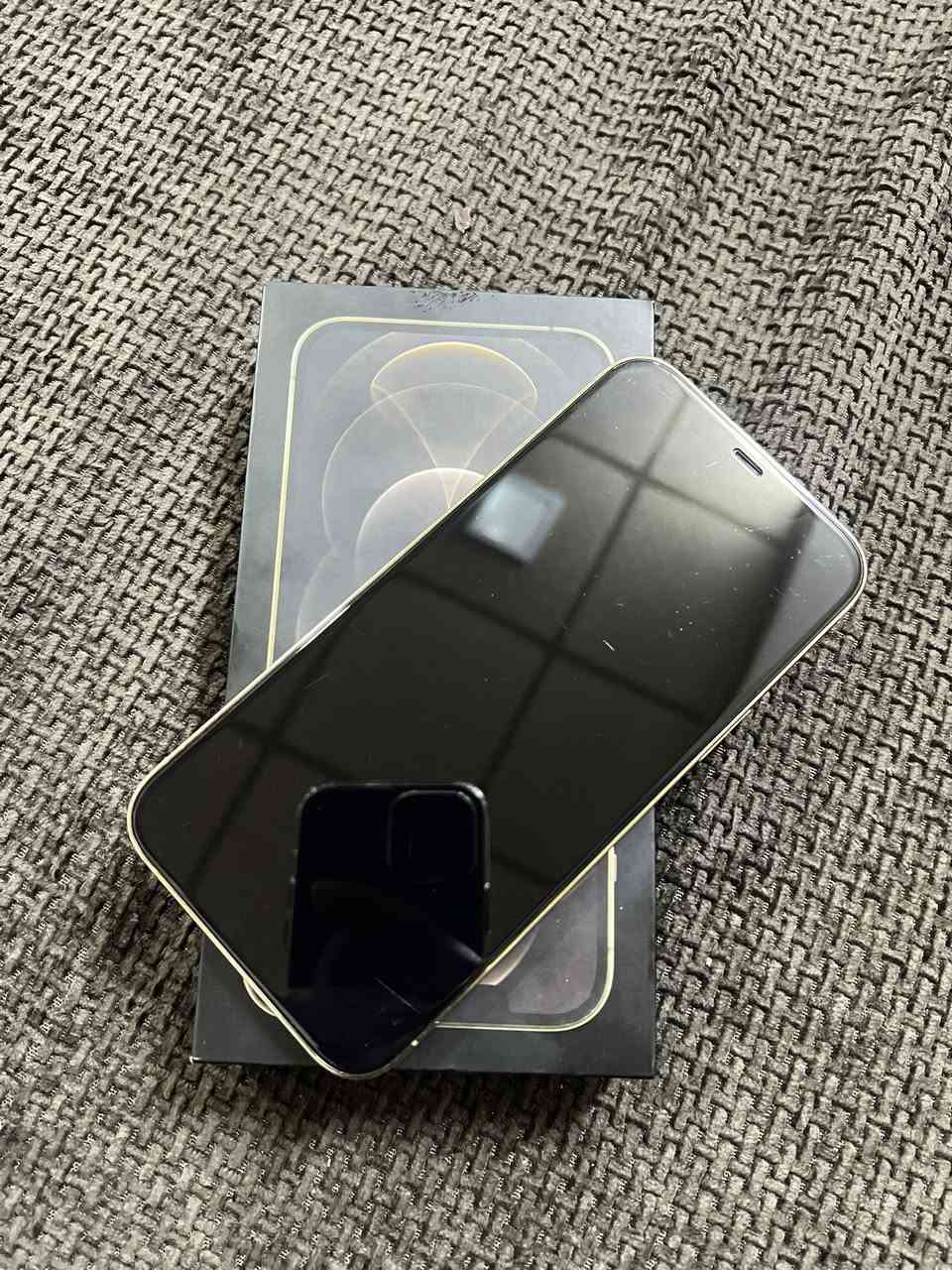 السلام عليكم
ايفون 12 برو ماكس للبيع فقط
ذاكرة 128
بطارية 78‎%‎ اصلية شرط
دبل سيم (دبل)
نظافة 95‎%‎
كلشي مامبدل مايعبر هوه شرط اذا مبدل شي يرجع فقط فطر بظهر ومايعبر هوه 
كارتونه الاصلي وياه
سعره 430 بي مجال 
مكاني موصل سكر 
***********
