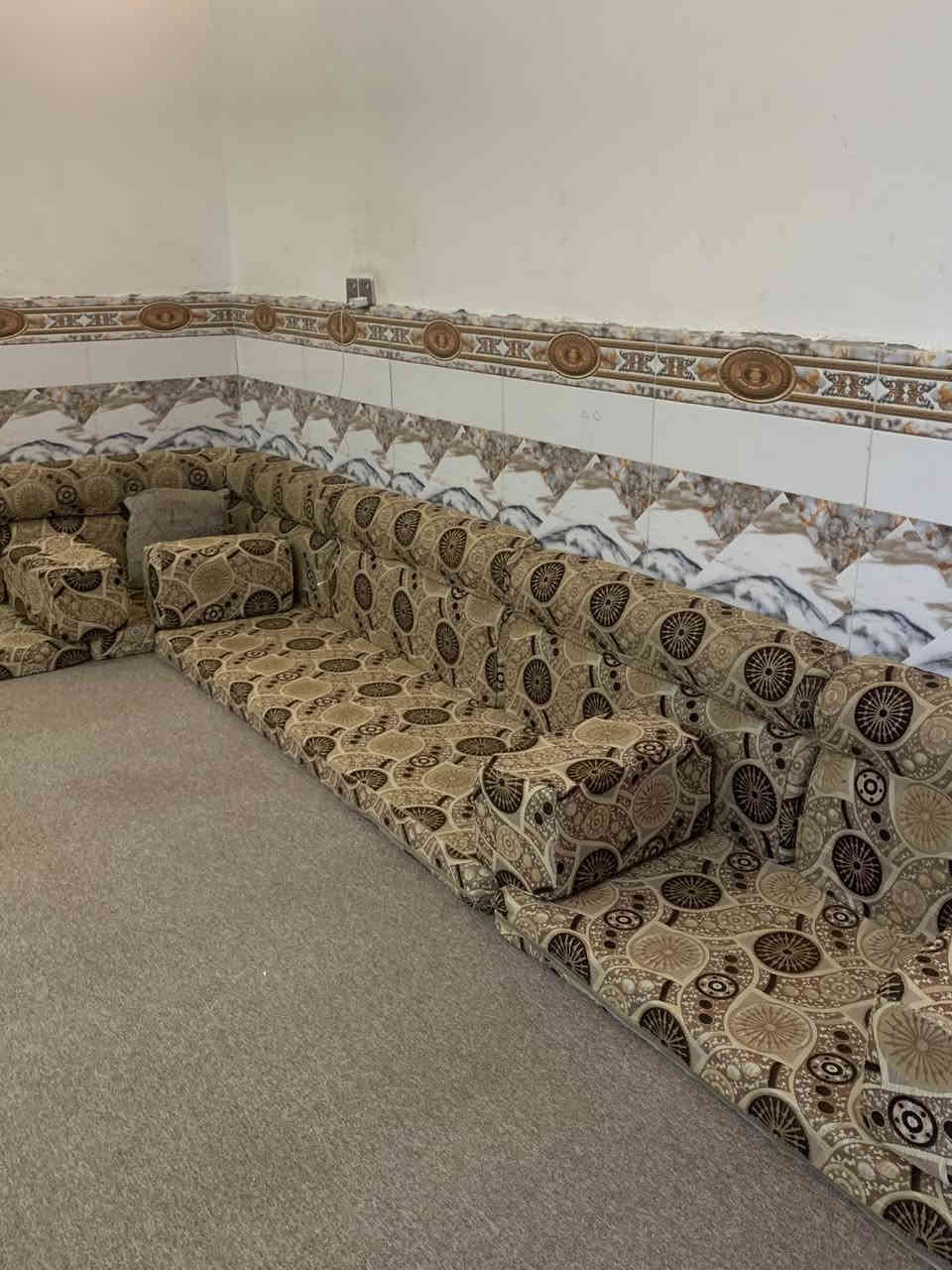 سلام عليكم ديوان 24متر كويتي درجه أولى مكاني الناصريه مركز ￼ شارع بغداد 400 وبي مجال الرقم ***********
