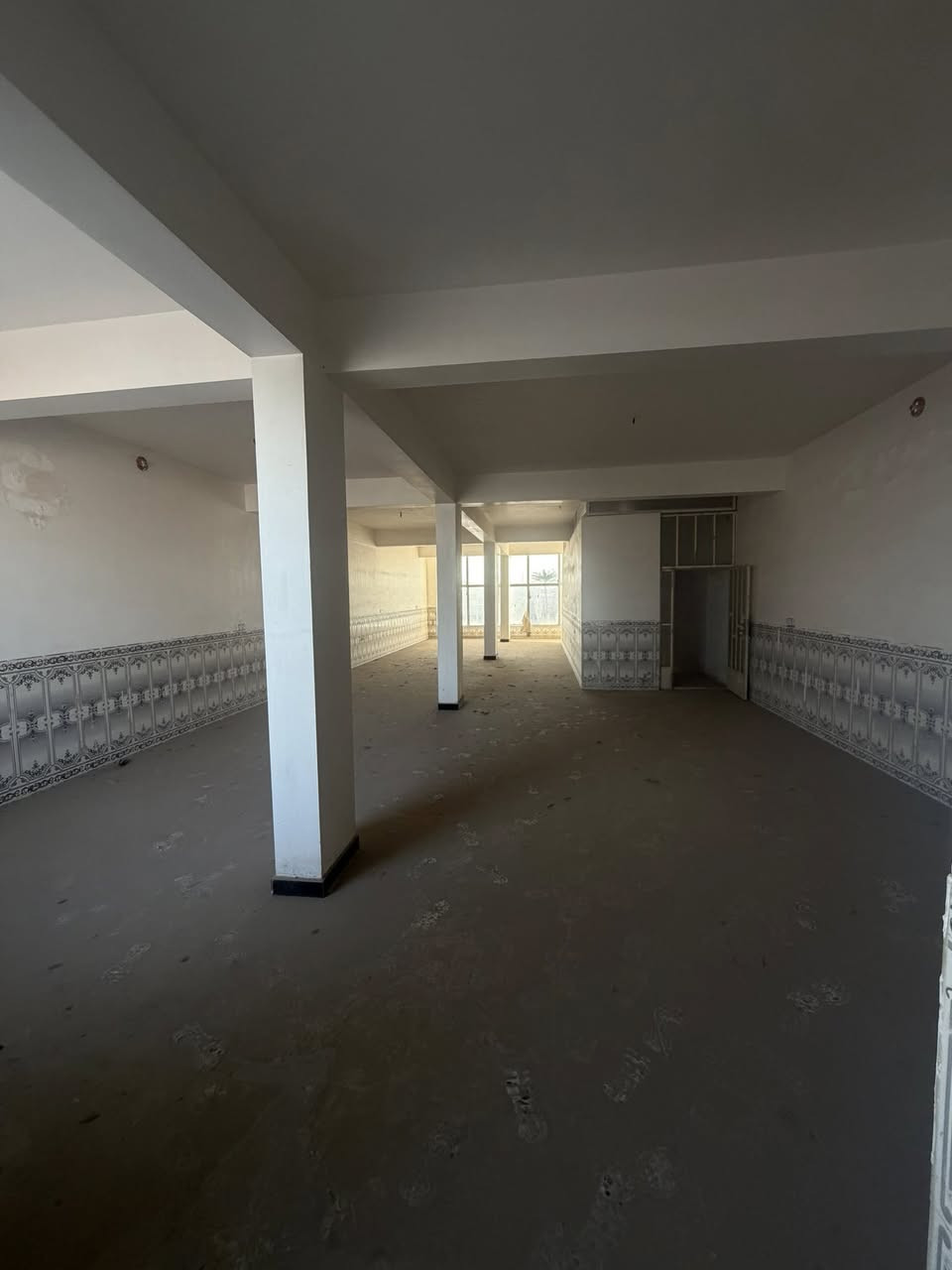 توجد قاعه كبيره للإيجار
العنوان الشعب شارع الشروفي مقابيل البانزين خانه قرب سوك الاربعتالاف 

للاستفسار ***********
