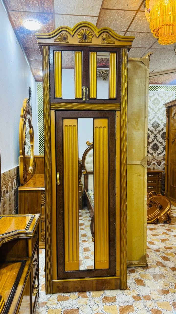 يوجد غرفة نوم مكلي نضافه ١٠٠٪صاج داخل خارج درجة اولى السعر مليون وربع للاستفسار الاتصال ***********
