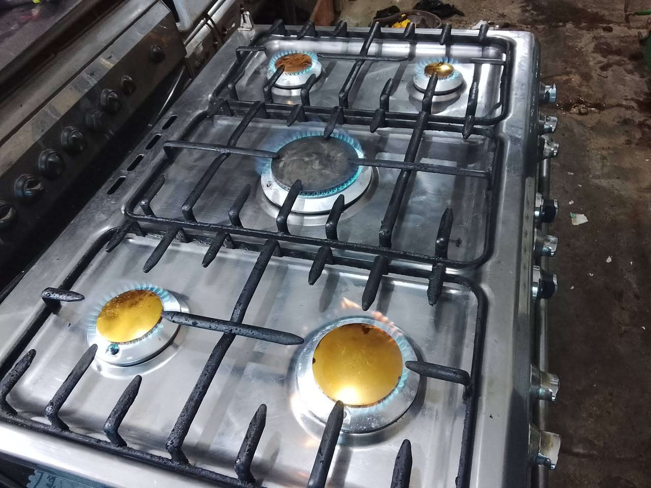 ورشه رائد العبيدي تصليح كافه انواع طباخات وصوبات النفطية والكهربائية والغازية توجد طباخات البيع بسعر مناسب الرمادي التأميم القادسيه الثانيه مقابيل صيدليه الخليج ***********واتساب
