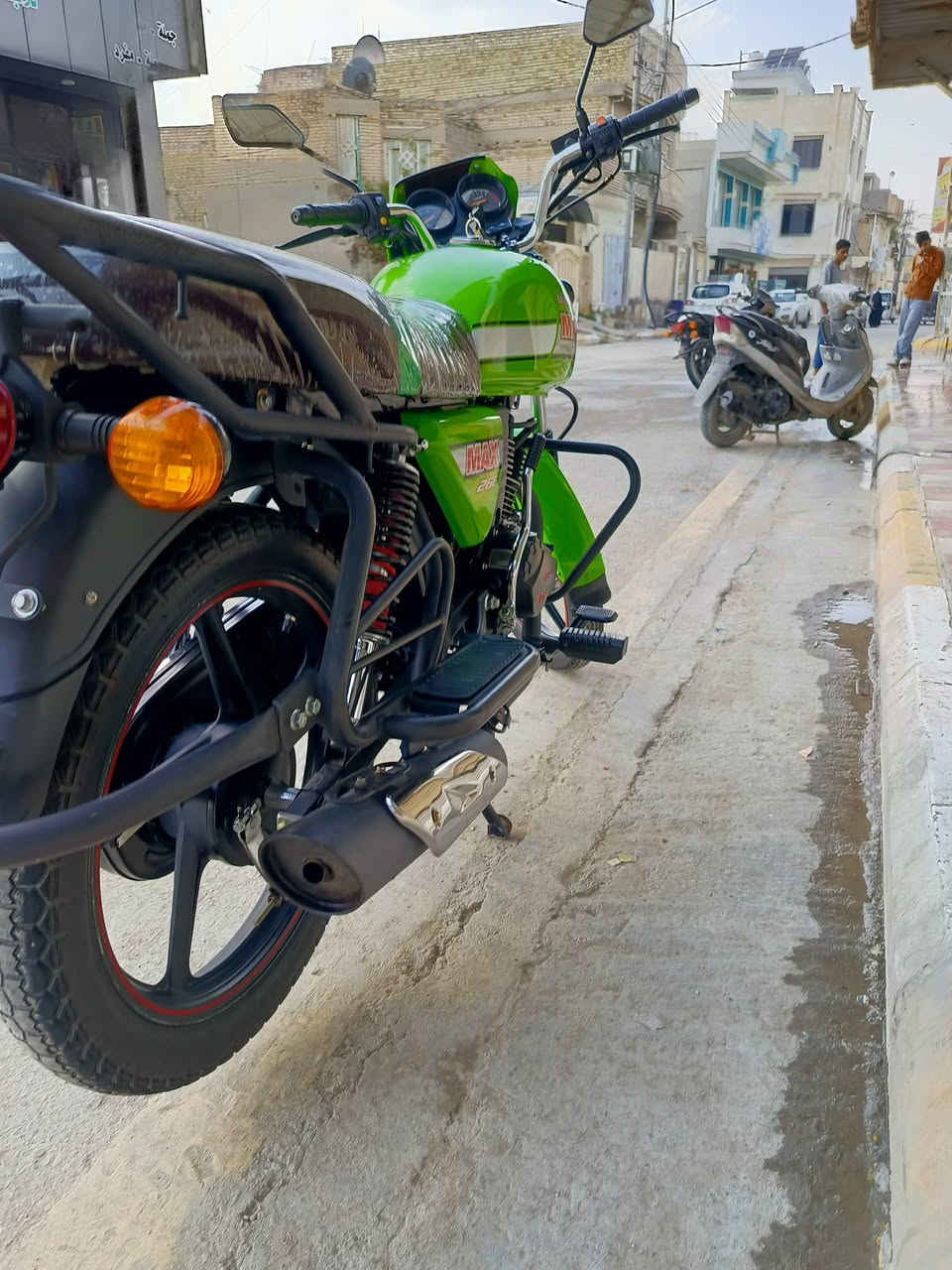 السلام عليكم دايوان للبيع فقط موديل 2023 رقم وسنوية تحويل ثاني يوم وتستلم لوحات أنكليزي محرك 175 دراجة جديدة أخت الزيرو سعر 2400  وسهلة للشراي مكاني وأسط قضاء النعمانية تواصل رقم أو وأتساب ***********
