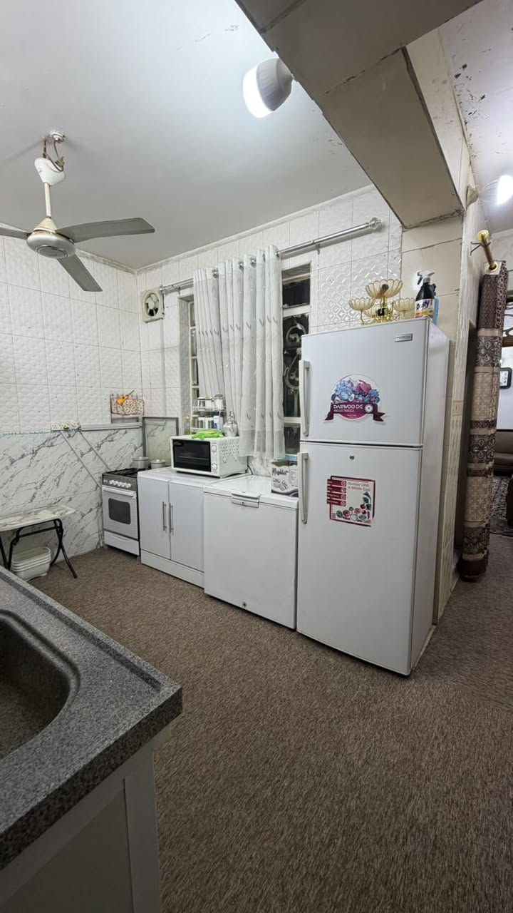 ﷽

#دار_للبيع🏠

#الموقع : حي الجامعه 🏘️قريب شارع العام جامعه سلام

#المساحه : كل الدار 90 م الوجه 4 ونص
نزال 20✨

#التفاصيل : الدار نضيف مرتب درجه الأمتياز نسبه بنائه
شارع 10+🪴
يتكون الدار من غرفه+صاله مطبخ +مجمع صحيات++منور طابق الثاني 1 غرف  وصاله  …………

🔻نستقبل كافة العروض السكنيه والتجاريه 🔻

#مكتب_دار _السلام للوساطة_العقارية 🌍
تسعدنا زيارتكم لمكتبنا 
📍في النجف - حي السلام- شارع ابو دجاج 📍

للمزيد من المعلومات والتفاصيل عن العقار والمعاينه الميدانية يرجى الاتصال على 
(***********) (***********)
