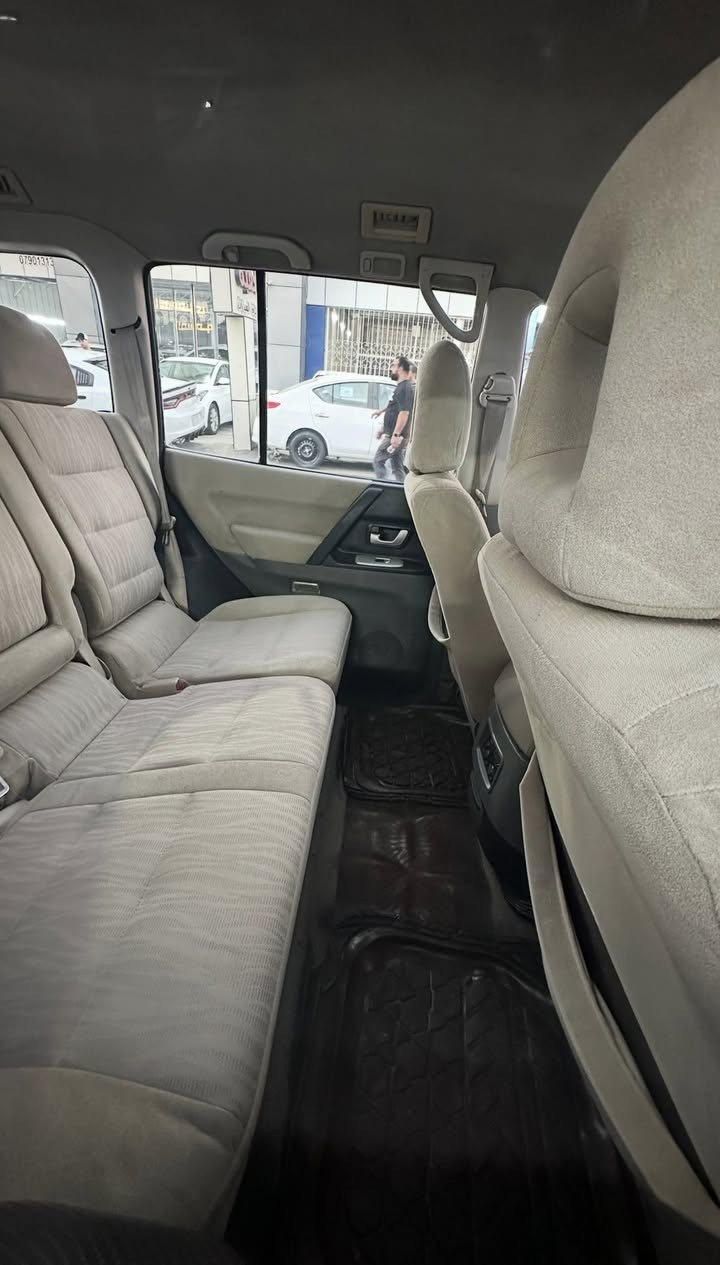 باجيرو  ٢٠٠٧

رقم بغداد انكليزي بأسمي سنويه حد 2028

محرك 3000 جديد
حداديه كامله جديدة
تبريد شغال 3 قطع
السيارة سبعه راكب الكشن الاخير قلاب 
الكهربائيات شغاله 
تخم تاير و باتري جديد

مكاني بغداد الزعفرانيه ***********
