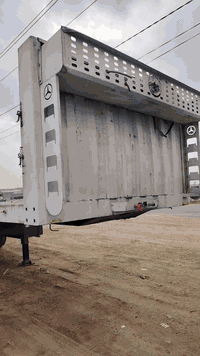 السلام عليكم عربانه حداديه للبيع فصال قديم شاصي 16طول13و50تخم تاير مكفوله من فطر اوكسر شرط فصخ اوربط سليمانيه ***********/***********
