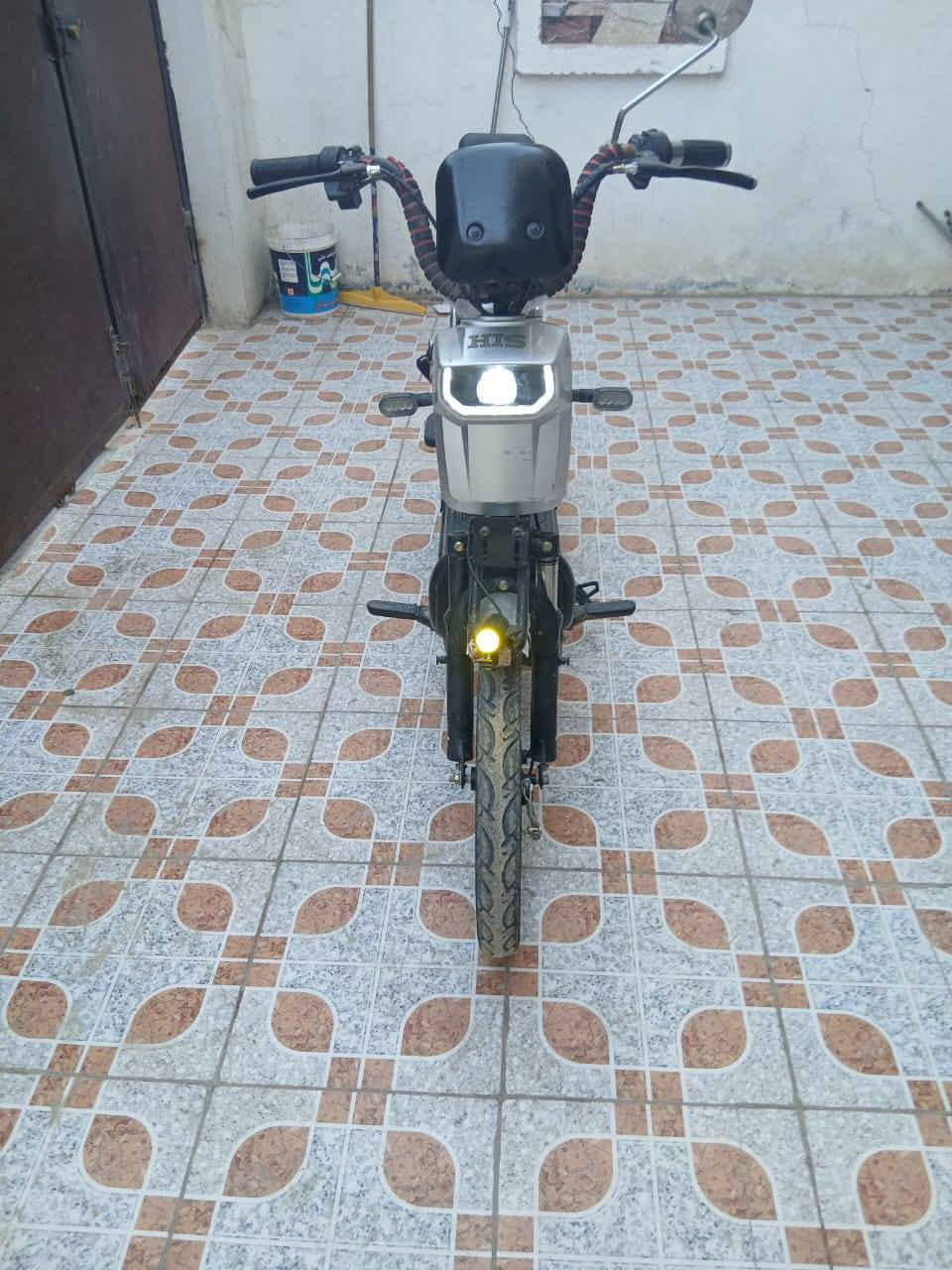 ماطور شحن للبيع
بطاريات ٥ جدد وشاشة جديده ام ابي ثري
صوت القران منهة كهربائياته كلهة شغاله
السعر ٢٥٠ الف 
*********** واتساب
***********
