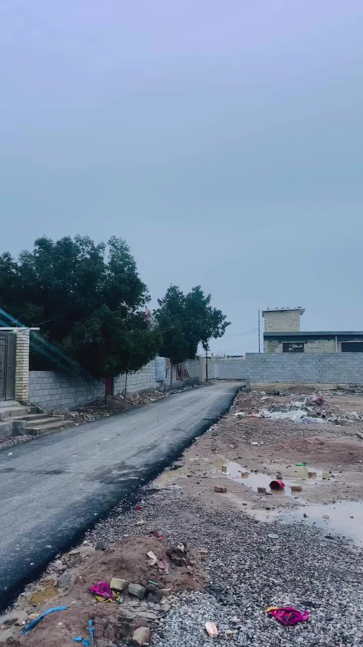 السلام عليكم بيت في الدوانم خلف أسواق الحسين استفسار اتصال ب رقم     ‭ ***********
مساحه البيت ٦٠٠ متر يحتوي البيت على استقبال وصاله ضيوف وصاله معيشه ومطبخ و ٣ غراف وصحيات خلفيه وصحيات ضيوف البيت عوزه فقط ارضيه ولبخ الحايط ول ستاره بناء طابوك ول بيت بلوك   …
