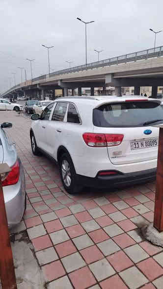 كيا سورنتو وارد امريكي
موديل ٢٠١٧  م
كفوله حادثه دعاميه فقط 
لون ابيض 
6 سلندر  مكفول 
7 راكب 
اشاير بالمري 
باقي تفاصيل اتصال على الرقم 
***********
