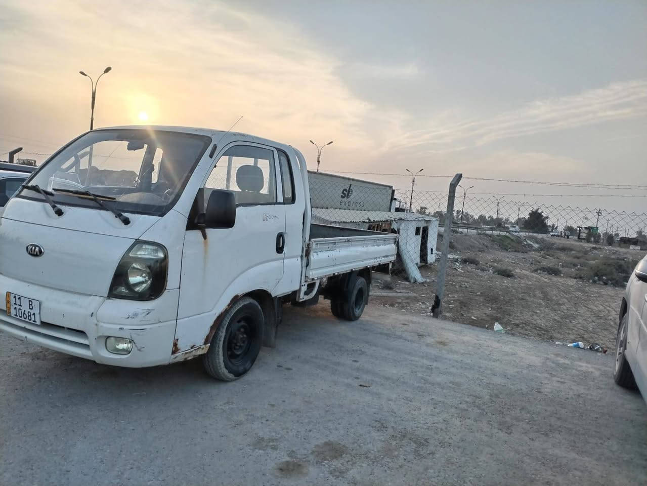 السلام عليكم كيا حمل مديل 2012السياره جاهزه من كلشي كير مكينه جدد
تخم تاير حداديه جديده شاصي مكفول
تدفئه وتبريد شغالات السياره بس البنيد بيها مدل
رقم الجديد سنويه لل30 السعر 87 وبيها مجال
هاتف *********** بيه واتساب
