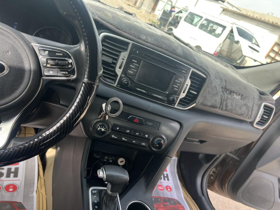 السلام عليكم سبورتج ٢٠١٨ مصبوغة عام السيارة للبيع او مراوس السيارة جاهزة اي نقص مابيها مواصفاتها معروفة***********السعر ١٢٥ وبيه مجال
