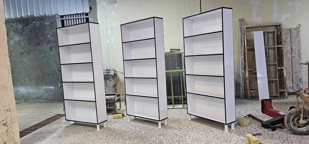 سلام عليكم رمضان كريم فاترينه معمل النوار النجف *********** سعر القطعه 65 توصيل نجف كربلاه بغداد متوفر
