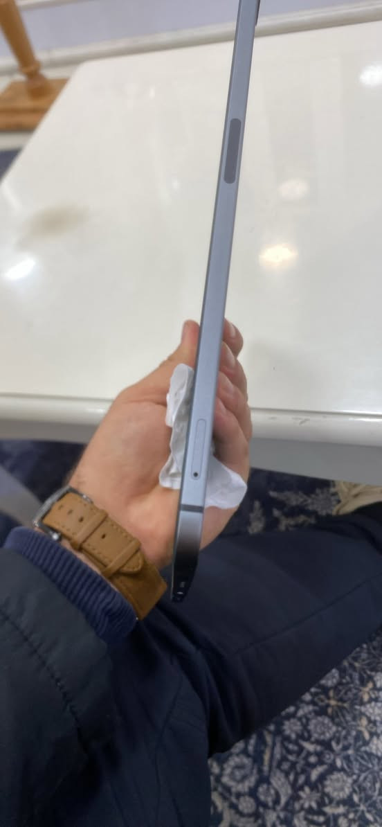 ایباد ابل m1 256g  sim  کلش نظیف و بشرطکل شی بطاریە 90     ارقم ***********
