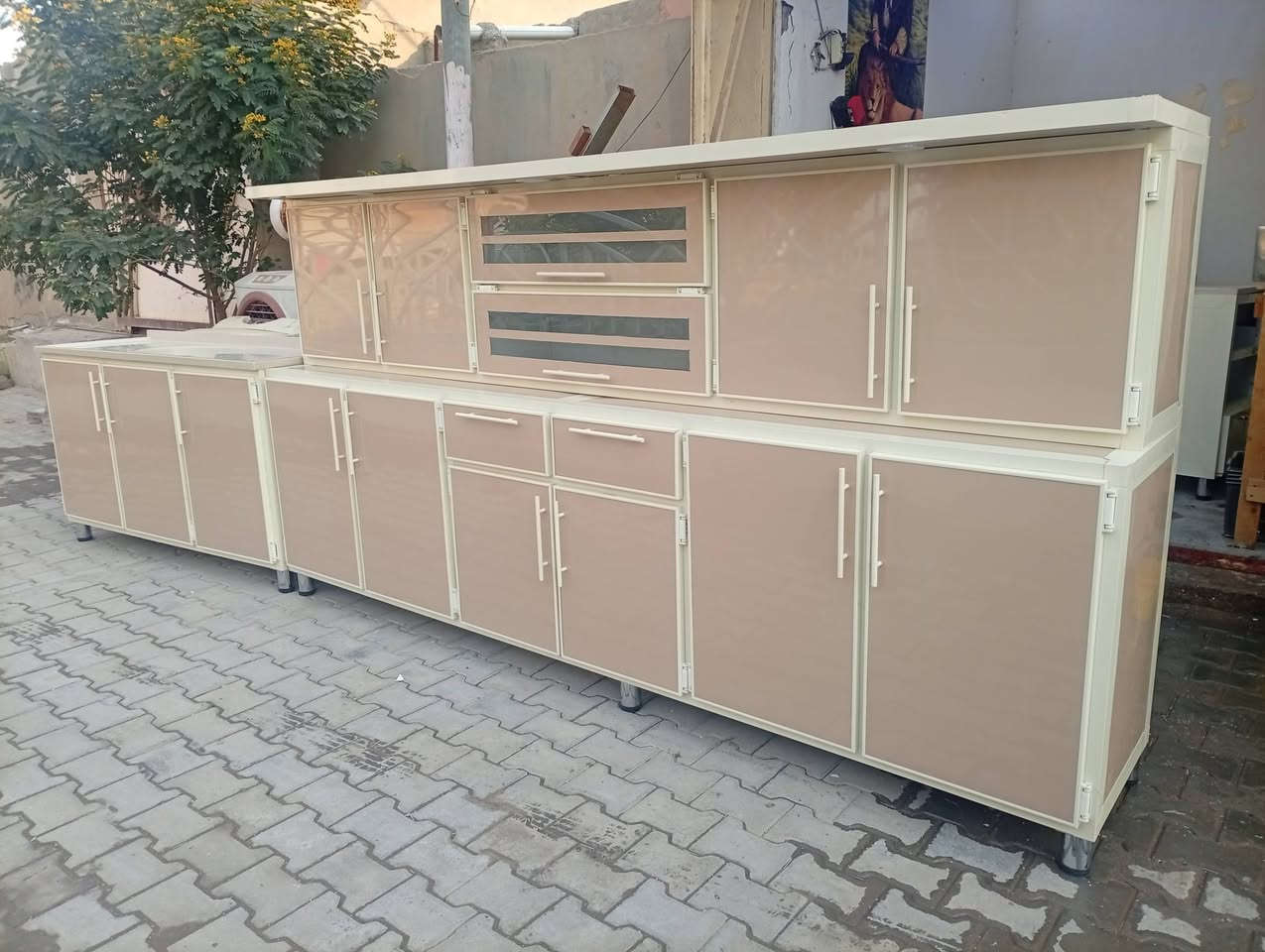 للبيع كاونتر تزكام البواب مغلف بليت من الداخل شغل فول وضمان قياس الكاونتر 3متار وسنك متر ونص مرمر العنوان مقابيل البطاقه الوطنية الاتصال ***********
