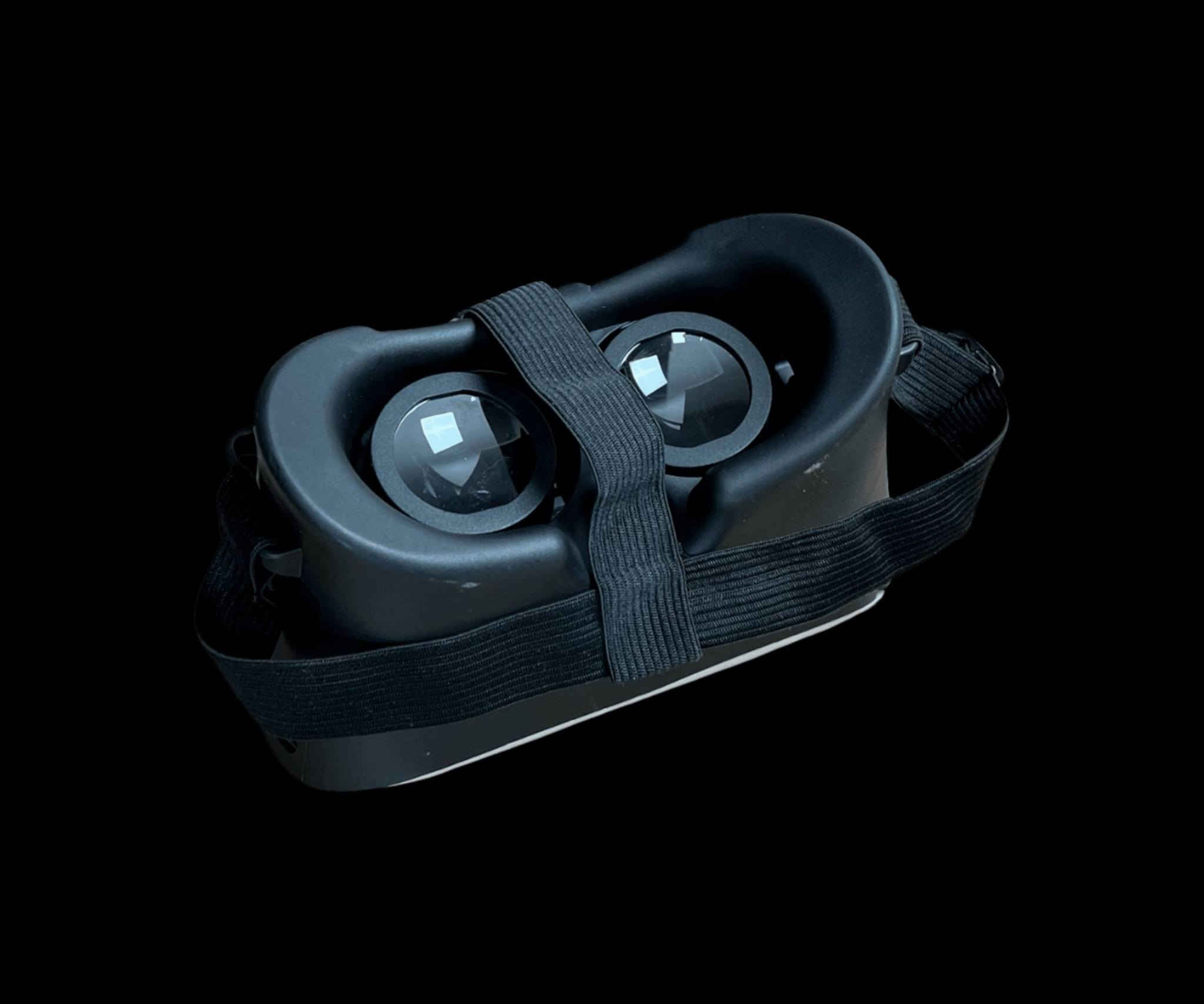 نظارات الواقع الافتراضي VR BOX.

الاستخدامات:

استمتع بتجربة الواقع الافتراضي الفريدة من خلال نظارة VR BOX.

مثالية للاستمتاع بالألعاب، مشاهدة الأفلام، وتجارب الواقع الافتراضي المتنوعة.

توفر لك تجربة مشاهدة ثلاثية الأبعاد واضحة ومريحة.

مناسبة لجميع الأشخاص الذين يحبون الترفيه الإلكتروني والتفاعل مع العالم الافتراضي.

المميزات:

تصميم مريح وقابل للتعديل ليتناسب مع جميع الأحجام.

مزودة بحزام رأس مرن يضمن راحة تامة أثناء الاستخدام.

عدسات عرض ذات وضوح عالي للحصول على تجربة مشاهدة واقعية.

سهلة الاستخدام ومتوافقة مع معظم الهواتف الذكية.

مصنوعة من مواد عالية الجودة، مما يجعلها متينة وخفيفة الوزن.

مزودة بفتحة للتهوية لمنع تراكم الحرارة أثناء الاستخدام الطويل.

محتويات الصندوق:

نظارة الواقع الافتراضي VR BOX.

حزام رأس قابل للتعديل.

كتيب تعليمات الاستخدام.

قطعتان من القماش.

الملاحظات:

تأكد من تثبيت الهاتف بشكل جيد في النظارة لضمان أفضل تجربة.

ينصح باستخدام النظارة في بيئة هادئة ومريحة للحصول على تجربة أفضل.

قياس الكارتون:

طول 20 سم  عرض 11 سم  ارتفاع 14 سم.


**إذا كنت صاحب هذا الإعلان وتريد حذفه لأي سبب، رجاءا أرسل رسالة إلى الدعم الفني**