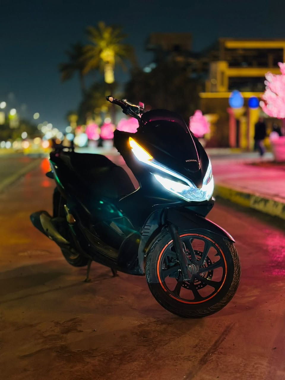 السلام عليكم دراجه pcxجيل ثالث بصمه مكفوله كافله عامه المكينه خير من الله ممفتوحه ابد (تفحص وتاخذه)مناقصه شي ابد كفرات بلاد رقمي***********سعره مليون850وبيه مجال للشراي مكان دراجه بغداد
