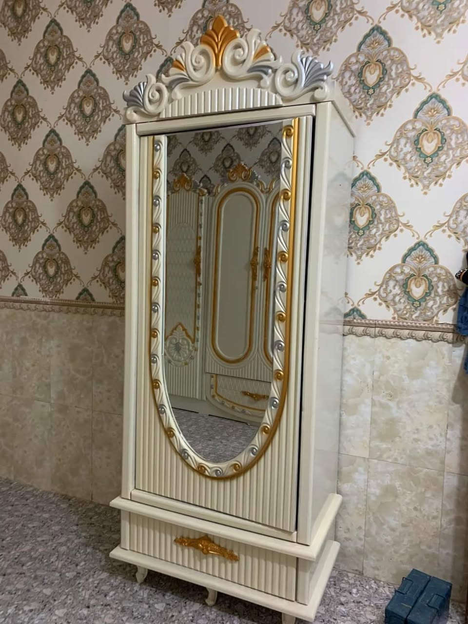 غرفة نجاره قويه جدا وواسعه مستعمله سنتين السعر مليون 300 وبيها مجال


**إذا كنت صاحب هذا الإعلان وتريد حذفه لأي سبب، رجاءا أرسل رسالة إلى الدعم الفني**