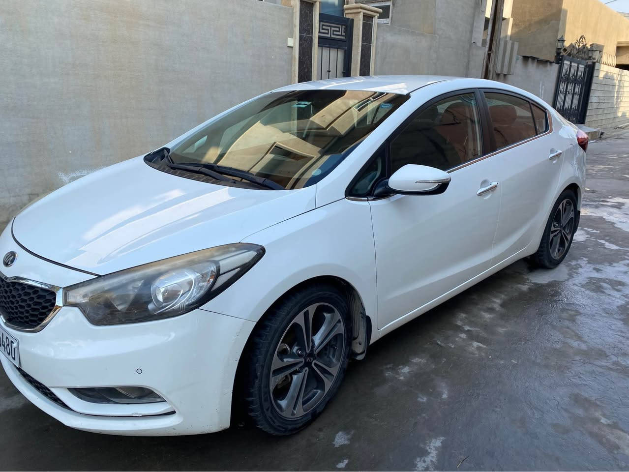 السلام عليكم 
للبيع سيراتو 2014
محرك 16مامفتوح
رقم اربيل باسمي سنويه هزه فحص كله جديد قبل ٣اشهر تقريبا سرط التحويل
السياره بدون حادث كلين بيها ملاحظات جدا بسيطه ومنزل السونار مالتها 
مكانها كركوك 
السعر 120مجال بسيط 
رقم الموبايل *********** متوفر واتس اب 
شراي خابر وتدلل كركوك, العراق
